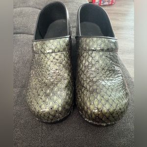 Size 40 Sanita green shoes